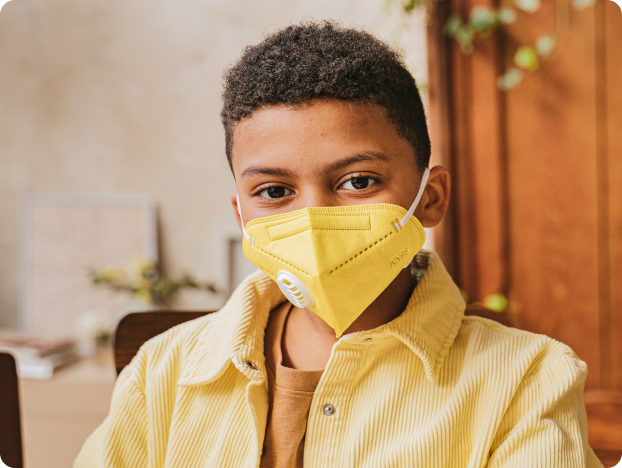 Child in mask